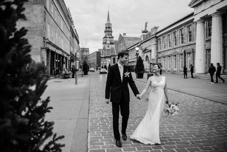 Montreal Covid wedding, Montreal wedding Photographer, Montreal wedding photo, Old Montreal wedding portraits, Jonathan Lazare Notary wedding, love conquers all