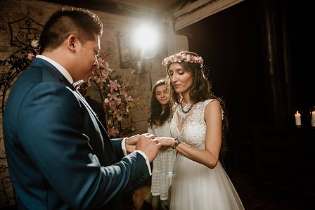 Montreal wedding Photographer; Auberge Saint Gabriel wedding Montreal; John KOO Photography; MTL wedding photography; Marwa and Stephane's wedding; Montreal intimate wedding photographer; Old Montreal wedding; Photographe de mariage Montreal