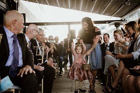 Corinne and Maxime's wedding; John KOO Photography; Les Enfants Terribles MTL wedding; Montreal Jewish wedding photographer; Montreal wedding Photographer; Old Montreal wedding portraits; Square Victoria wedding photos