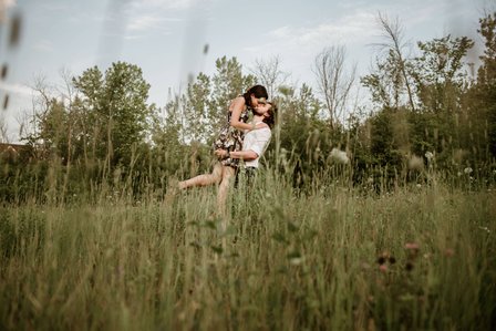 Centennial Park engagement photos; Dollard-Des Ormeaux; John KOO Photography; Montreal Engagement Photo; Montreal Engagement Photography; Montreal wedding Photographer; Quebec; Silvia and Paul's engagement shoot
