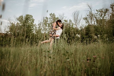 Centennial Park engagement photos; Dollard-Des Ormeaux; John KOO Photography; Montreal Engagement Photo; Montreal Engagement Photography; Montreal wedding Photographer; Quebec; Silvia and Paul's engagement shoot
