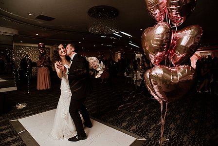 Montreal wedding photographer; John KOO Photography; Lubov and Jonathan's wedding; Montreal wedding photo; Prima Luna restaurant reception hall; St. Rose of Lima church Laval; wedding photography; Église Sainte-Rose-de-Lima Laval