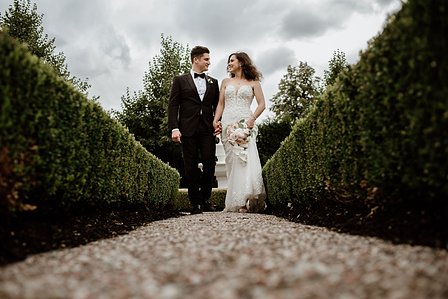 Montreal wedding photographer; John KOO Photography; Lubov and Jonathan's wedding; Montreal wedding photo; Prima Luna restaurant reception hall; St. Rose of Lima church Laval; wedding photography; Église Sainte-Rose-de-Lima Laval
