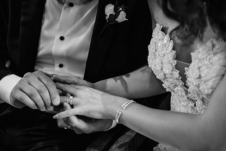 Montreal wedding photographer; John KOO Photography; Lubov and Jonathan's wedding; Montreal wedding photo; Prima Luna restaurant reception hall; St. Rose of Lima church Laval; wedding photography; Église Sainte-Rose-de-Lima Laval