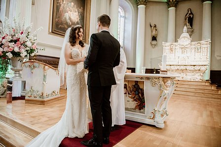 Montreal wedding photographer; John KOO Photography; Lubov and Jonathan's wedding; Montreal wedding photo; Prima Luna restaurant reception hall; St. Rose of Lima church Laval; wedding photography; Église Sainte-Rose-de-Lima Laval