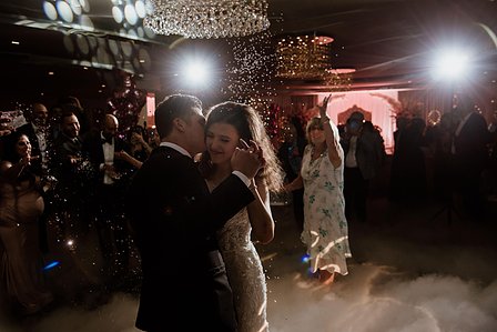 Montreal wedding photographer; John KOO Photography; Lubov and Jonathan's wedding; Montreal wedding photo; Prima Luna restaurant reception hall; St. Rose of Lima church Laval; wedding photography; Église Sainte-Rose-de-Lima Laval