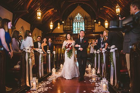 montreal wedding photo, Montreal wedding photographer, Montreal engagement photography, photographe mariage Montreal, St. George Angelican church, Auberge Vieux Port reception hall Montreal