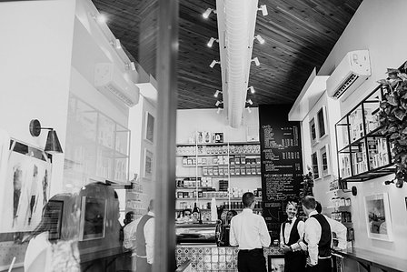 montreal wedding photo, Montreal wedding photographer, Montreal engagement photography, photographe mariage Montreal, St. George Angelican church, Auberge Vieux Port reception hall Montreal