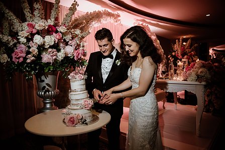 Montreal wedding photographer; John KOO Photography; Lubov and Jonathan's wedding; Montreal wedding photo; Prima Luna restaurant reception hall; St. Rose of Lima church Laval; wedding photography; Église Sainte-Rose-de-Lima Laval
