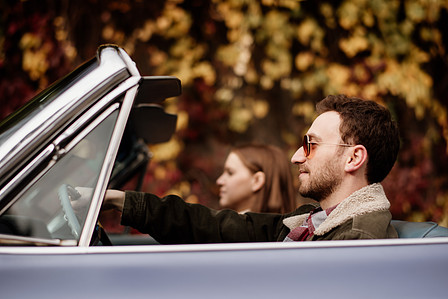 Montreal wedding Photographer; 1969 Cadillac Deville Convertible; Colourful leaves Montreal; Fall Autumn photo shoot; Jewish wedding Montreal; John KOO Photography; Montreal Jewish engagement photographer; Montreal Pre-Wedding photographer; Throwback Tour