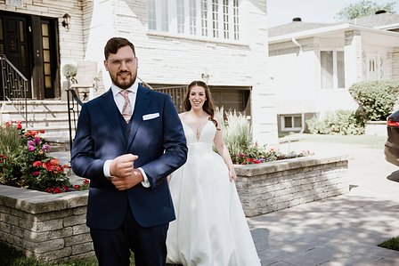 Danielle and Andrew's wedding; First look; John KOO Photography; Ketubah signing; Montreal Jewish wedding; Montreal Jewish wedding photographer; Shaare Zion Congregation; Table 51 restaurant MTL