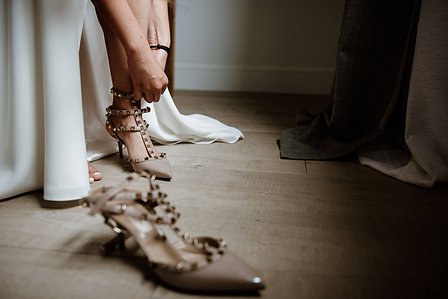 Montreal wedding Photographer; Montreal wedding photo; Carrie Ma officiant; Charlotte Flannery MUA hair stylist; FSEV wedding officiant; Jamie and Newton's wedding; John KOO Photography; Kristina Chan desserts; Longueuil wedding; Oxide design florist
