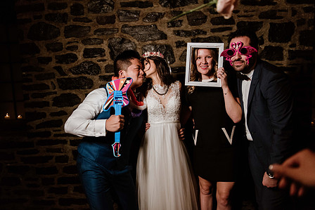 Montreal wedding Photographer; Auberge Saint Gabriel wedding Montreal; John KOO Photography; MTL wedding photography; Marwa and Stephane's wedding; Montreal intimate wedding photographer; Old Montreal wedding; Photographe de mariage Montreal