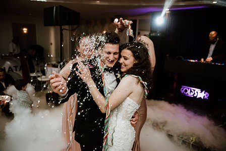 Montreal wedding photographer; John KOO Photography; Lubov and Jonathan's wedding; Montreal wedding photo; Prima Luna restaurant reception hall; St. Rose of Lima church Laval; wedding photography; Église Sainte-Rose-de-Lima Laval