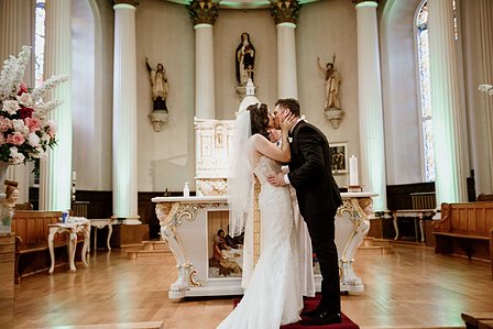 Montreal wedding photographer; John KOO Photography; Lubov and Jonathan's wedding; Montreal wedding photo; Prima Luna restaurant reception hall; St. Rose of Lima church Laval; wedding photography; Église Sainte-Rose-de-Lima Laval