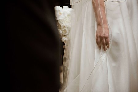 Danielle and Andrew's wedding; First look; John KOO Photography; Ketubah signing; Montreal Jewish wedding; Montreal Jewish wedding photographer; Shaare Zion Congregation; Table 51 restaurant MTL