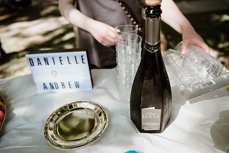 Danielle and Andrew's wedding; First look; John KOO Photography; Ketubah signing; Montreal Jewish wedding; Montreal Jewish wedding photographer; Shaare Zion Congregation; Table 51 restaurant MTL