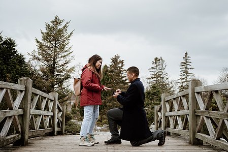 Botanical gardens surprise proposal; John KOO Photography; Lorena and Christian's Montreal surprise proposal photographer; MTL surprise marriage proposal photo; Montreal Botanical Gardens portraits