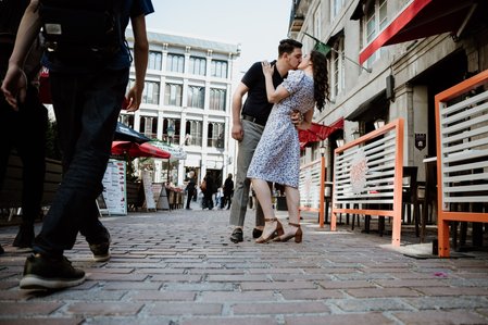 Old Montreal Surprise Proposal; Rebecca and Frank's Montreal surprise proposal photographer; Surprise marriage proposal photographer MTL; Surprise proposal photo in Montreal; surprise proposal photography Old Montreal