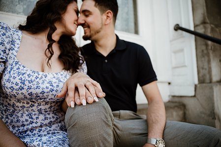 Old Montreal Surprise Proposal; Rebecca and Frank's Montreal surprise proposal photographer; Surprise marriage proposal photographer MTL; Surprise proposal photo in Montreal; surprise proposal photography Old Montreal