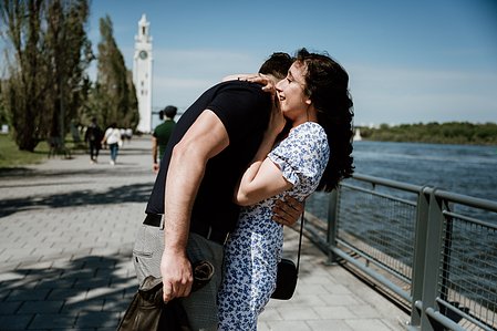 Old Montreal Surprise Proposal; Rebecca and Frank's Montreal surprise proposal photographer; Surprise marriage proposal photographer MTL; Surprise proposal photo in Montreal; surprise proposal photography Old Montreal
