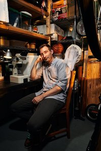 Dr. Seth Donoughe, postdoctoral fellow studying cricket embryonics at the University of Chicago, in his home lab in Chicago, I.L. on July 29, 2022.
(Mustafa Hussain for The New York Times)