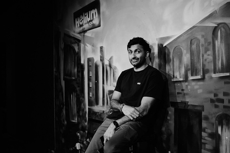 Nimesh Patel
Helium Comedy Club, Buffalo, N.Y. 
Aug 3, 2023
Photographer: Mustafa Hussain