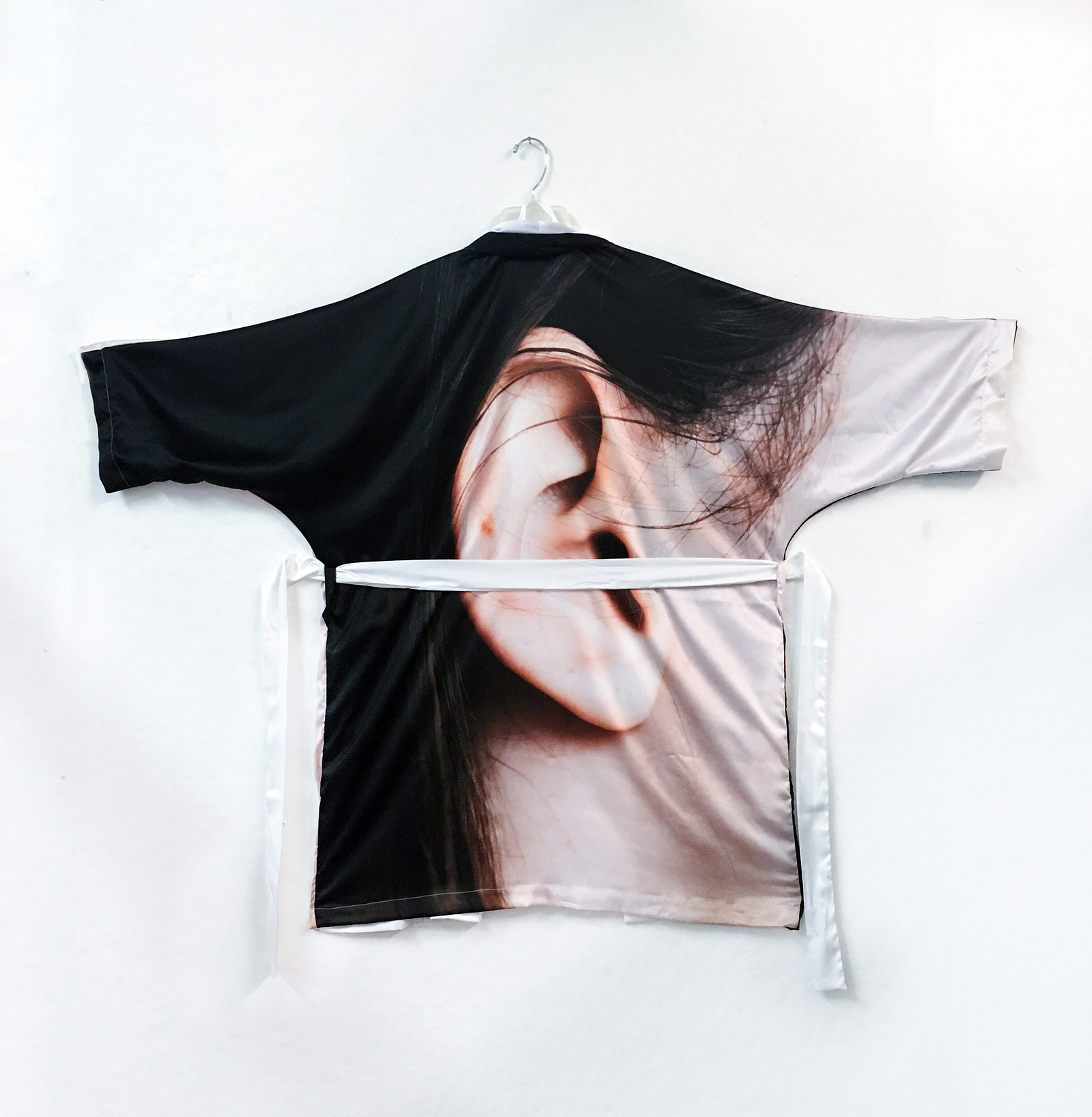 hannah altman, fabric, textile, photograph, photography, self portrait, feminism, body, robe