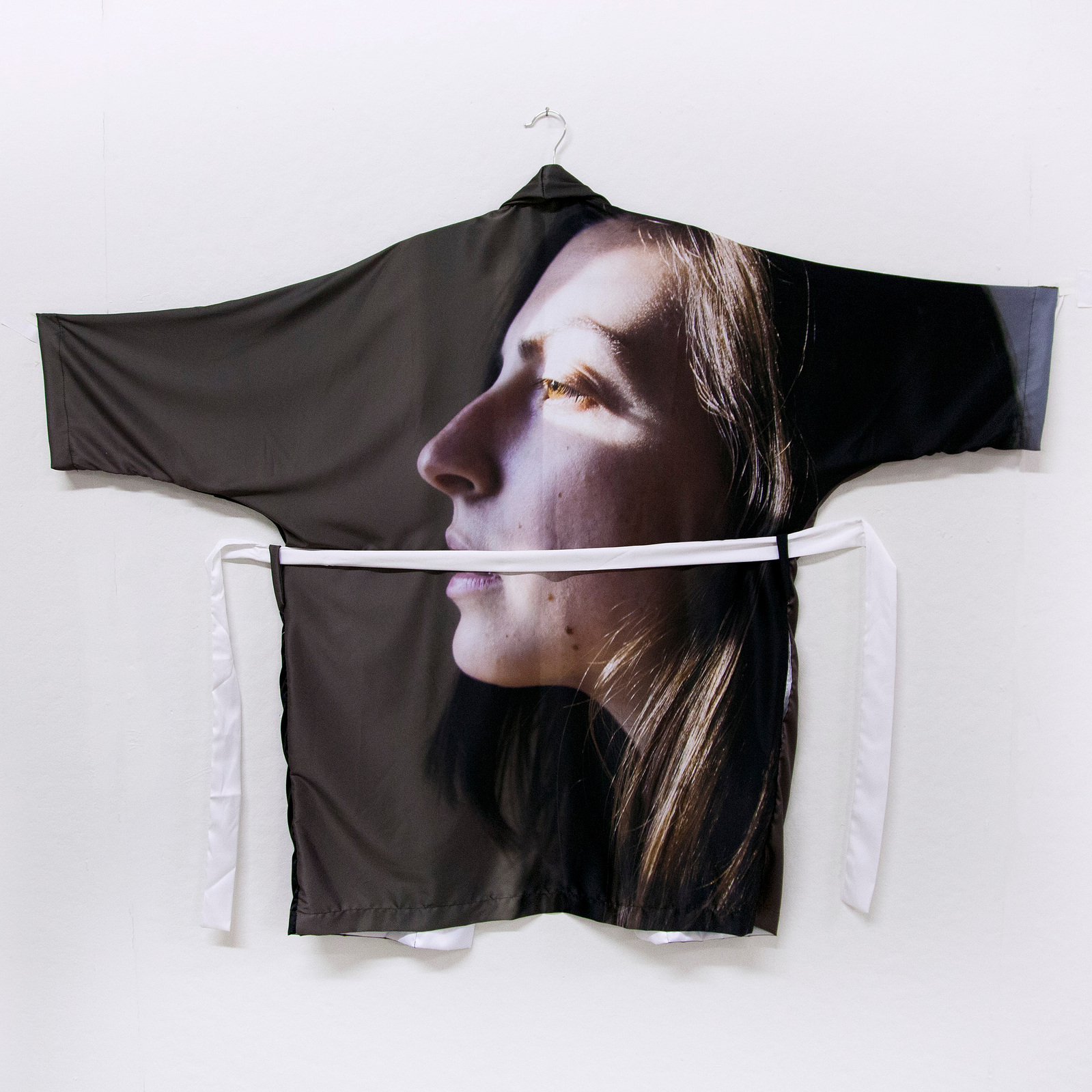 hannah altman, fabric, textile, photograph, photography, self portrait, feminism, body, robe
