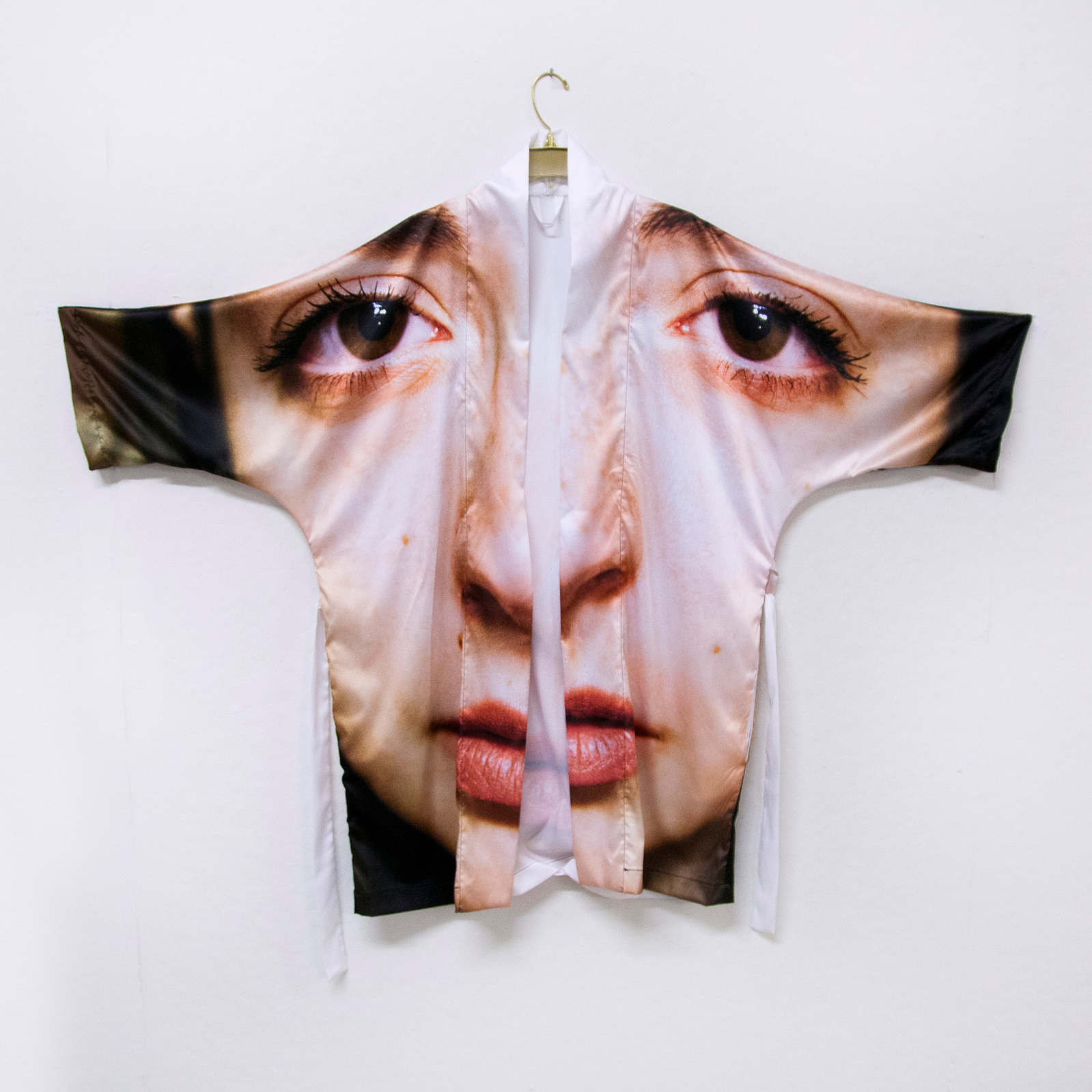 hannah altman, fabric, textile, photograph, photography, self portrait, feminism, body, robe