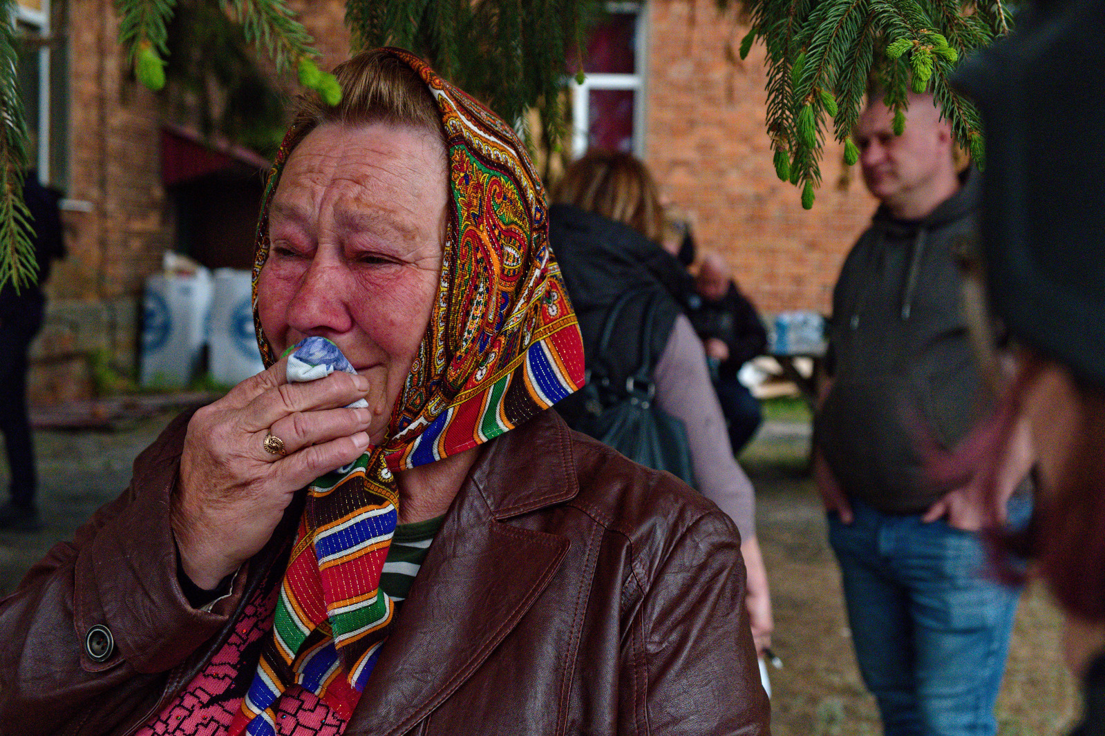 Face à cette poussée russe, les civils n'ont pas d'autres choix que de tout abandonner derrière eux. Un déchirement indescriptible. 
