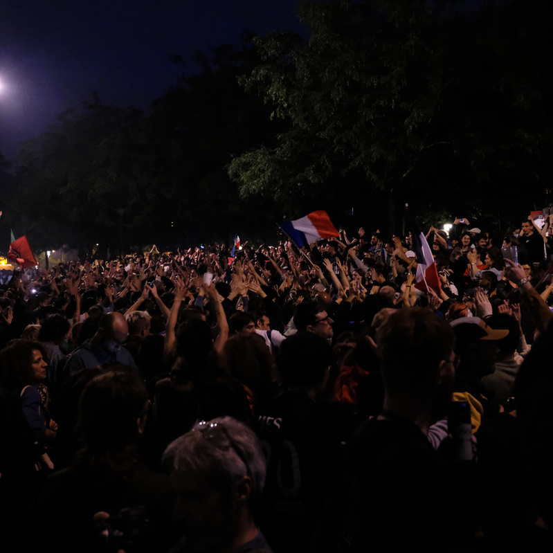 Les manifestants ont improvisé des chants alors que des musiciens se joignaient à la fête. 
