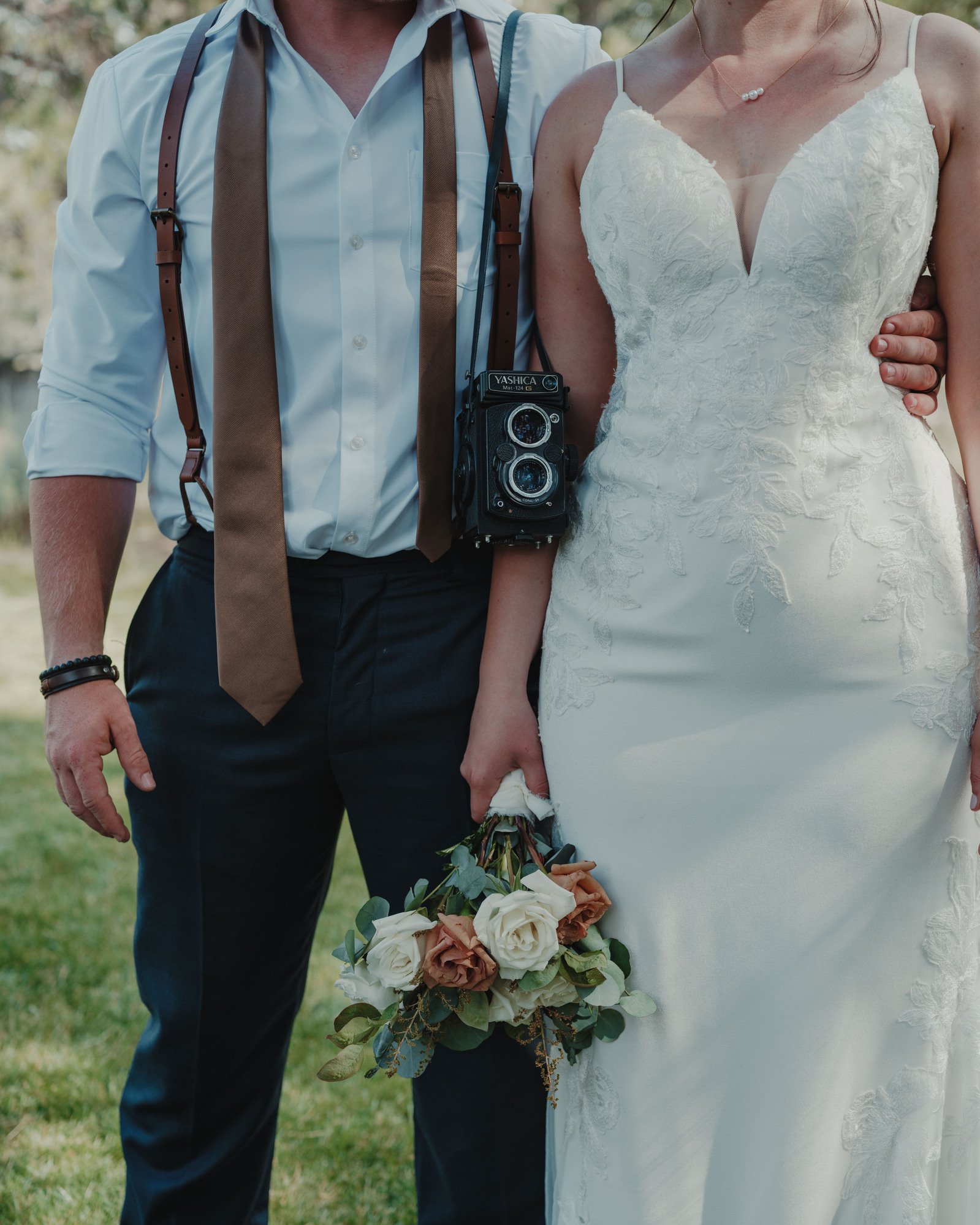 Wedding gifts and details during an elopement in Sisters, Oregon
