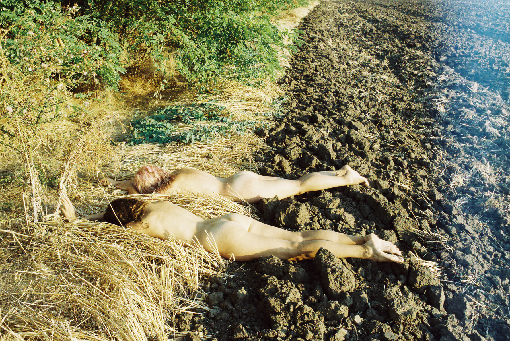 Ignant | Girlfriends - analog series published in Ignant Magazine, body positivity, girlfriends, women supporting women, nude photography