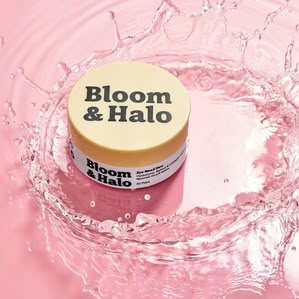 ​Bloom &amp;amp; Halo, Eye Need Dew Hyaluronic Acid, Retinol &amp;amp; Collagen Eye patches, creating a water splash with pink backdrop.
Photographed and styled by cosmetic photographer Tom Hargreaves in his studio in Exeter, Devon