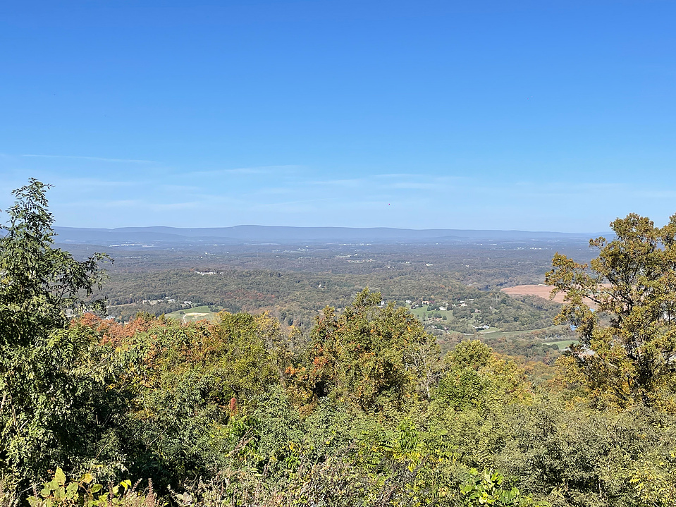Scenery from an overlook on Skyline Drive