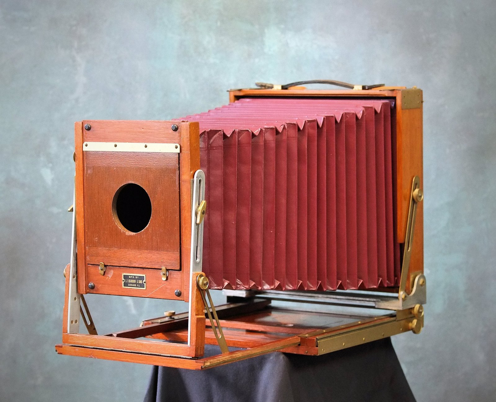Deardorff 8x10 field camera - wetplatedreams