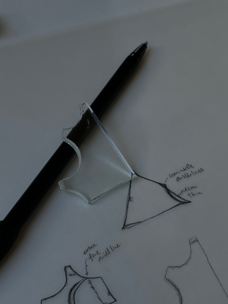 12.2 solo with outline | float glass, drilling glass, light, pen, pencil, marker, tracing paper | 06.02.2023 | doryeek