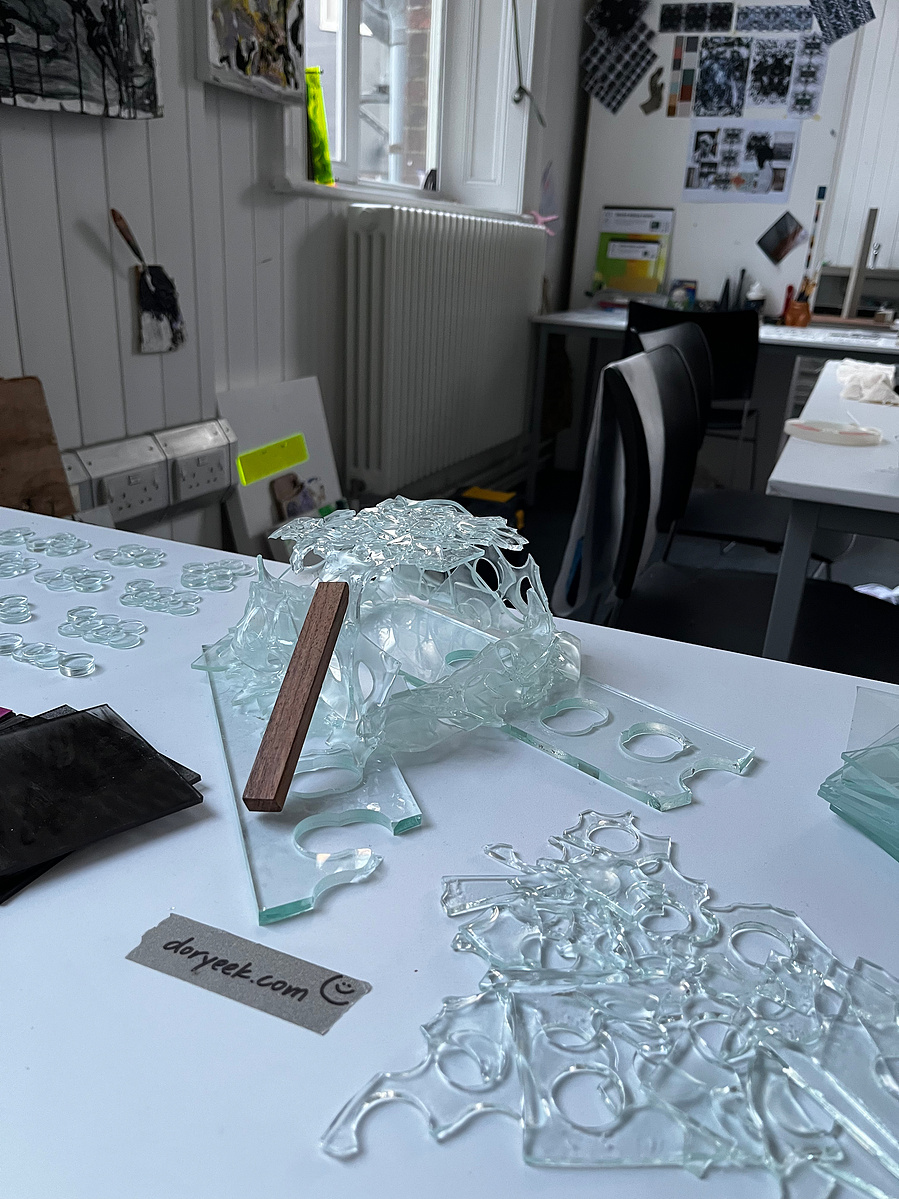 7.2 on 14.02.2023 | float glass sculpture object | doryeek