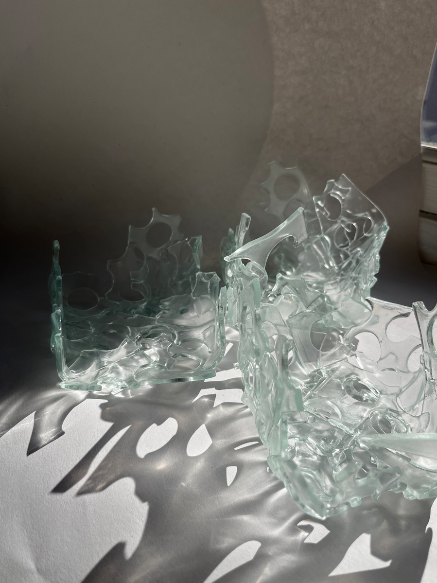12.2 | 3mm float glass, kiln, plaster, mould, pen, pencil, marker, tracing paper | 06.02.2023 - tbc. | glass art work, constructivism, glass artist based in uk, from hong kong, new materialism, vitality, destruct and reconstruct, entropy