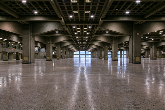 Photo panoramique des halls d'exposition de la Place Bonaventure, à Montréal