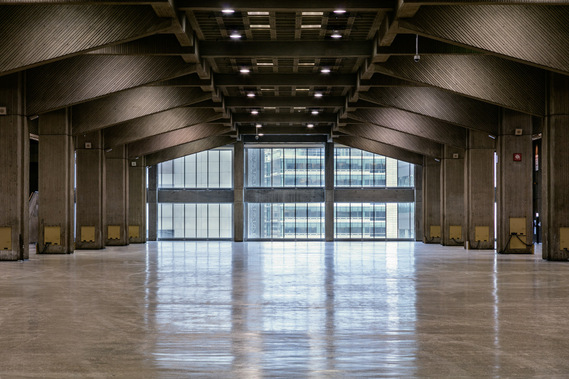 Photo architecturale des halls d'exposition de la Place Bonaventure, à Montréal