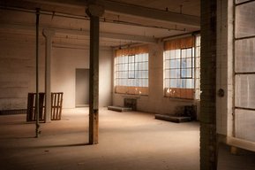 Photo d'architecture  montrant l'intérieur d'un édifice en démolition