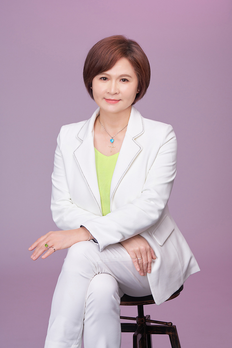 心靈療癒師 侯謙柔老師的形象照