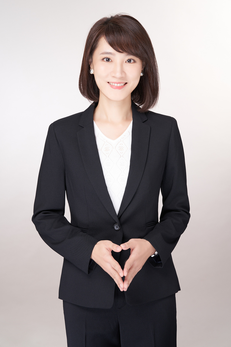 人力資源處長 官小姐履歷照 形象照 專業照