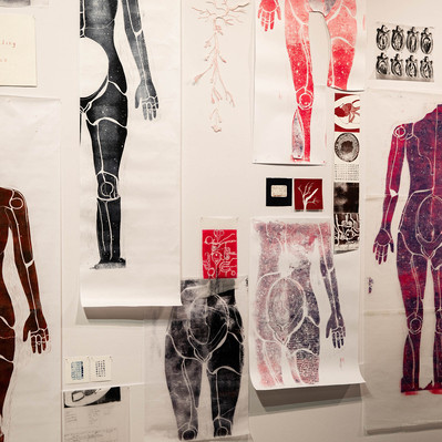 Temporal abruptions: making and unmaking the body, wall collage installation, lino prints on paper, text prints, monotypes, photocopies, notes, 2018-2020. Photograph by Rosina Possingham.