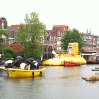 Westelijke Eilanden Yellow Submarine in a rainy day.