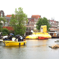 Westelijke Eilanden Yellow Submarine in a rainy day.