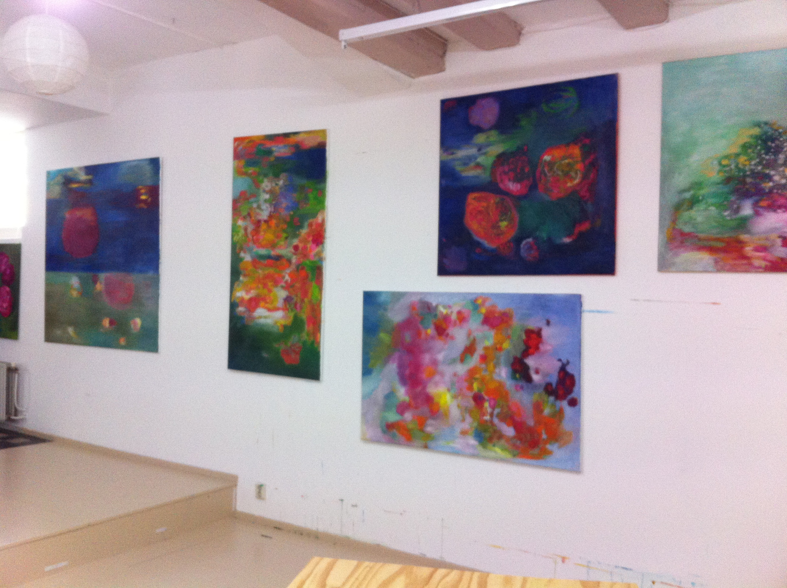 Painting of Irma Hameri in Open Ateliers, Westelijke Eilanden Amsterdam, 2015