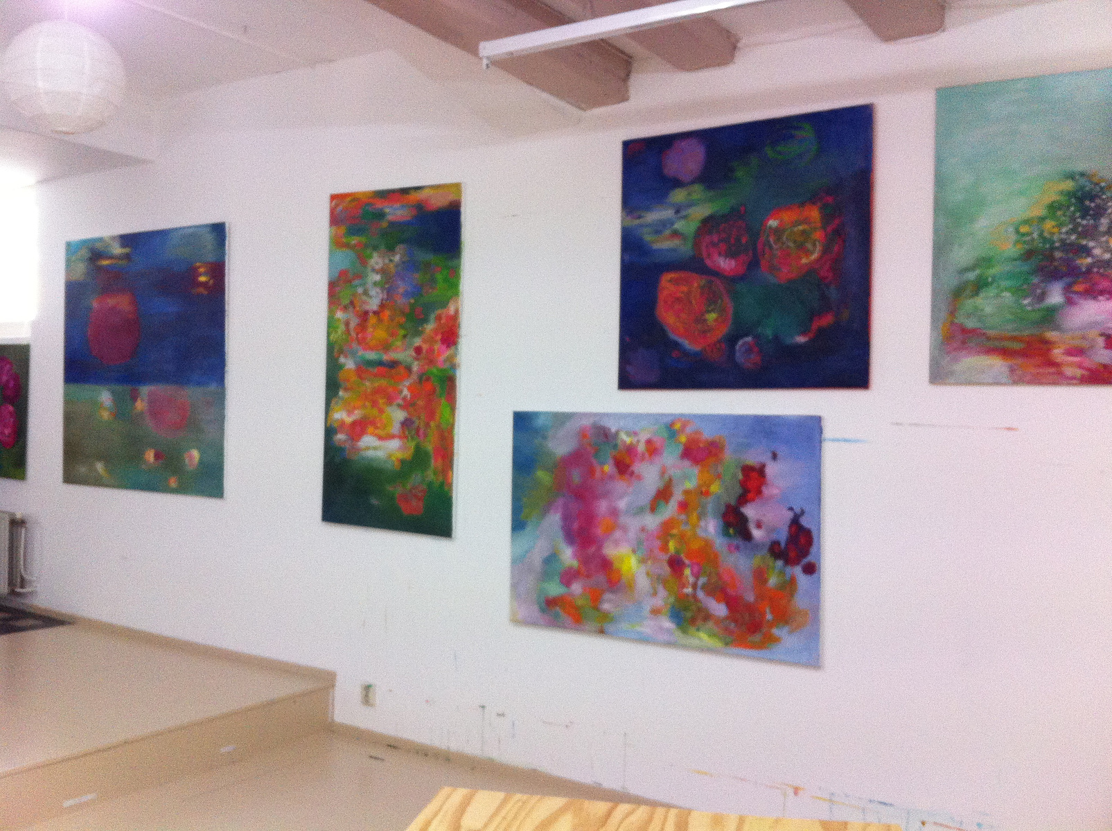 Painting of Irma Hameri in Open Ateliers, Westelijke Eilanden Amsterdam, 2015